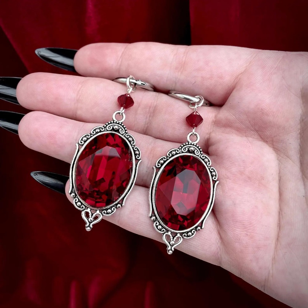 Women'S Victorian Accessories - Viktorianische Gothic-Geometrie, facettenreiche ovale schwarze rote