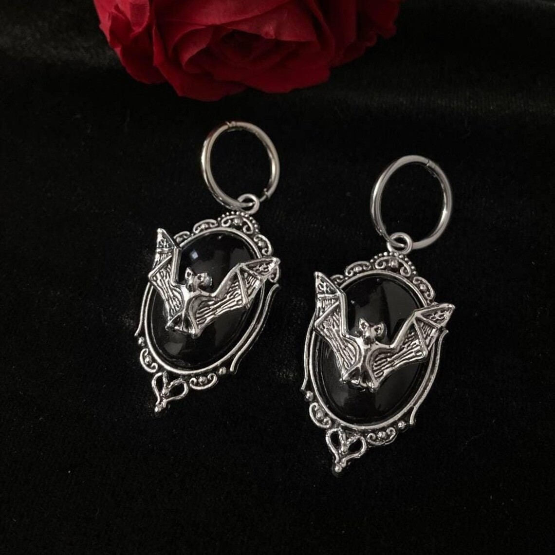 Vampir-Fledermaus-Ohrringe, Go – Women'S Victorian Accessories Bewertung und Preis