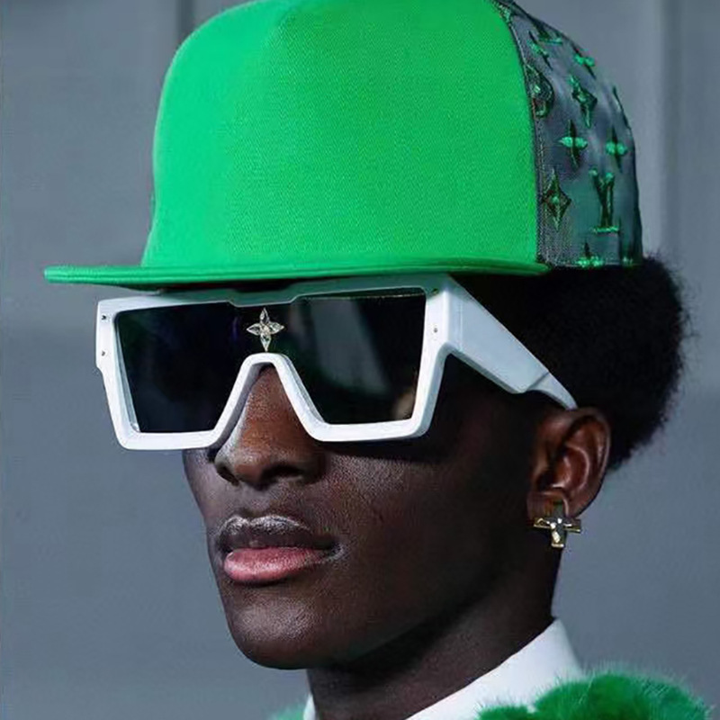 Trendige Sonnenbrillen für Dam – Sunglasses Oversized Square Bewertung und Preis